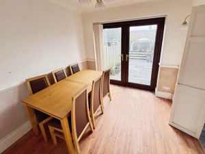 Dining Room - click for photo gallery